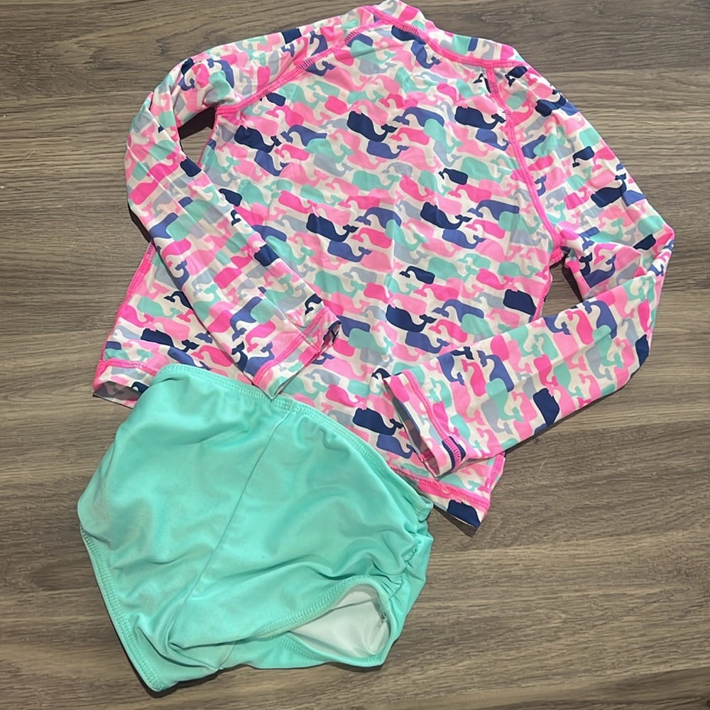 Vineyard Vines Rashguard - Picture 4 of 4